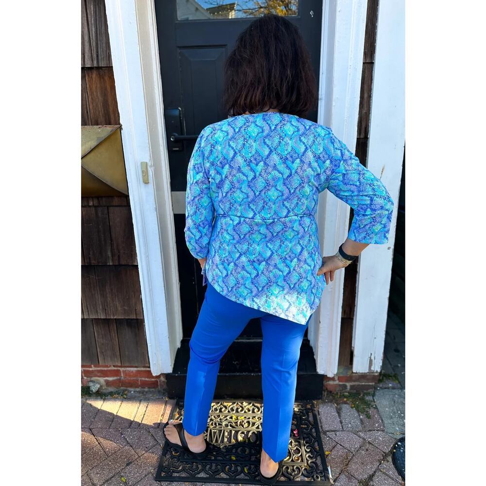 Lulu B Blue Snake Asymmetrical Scoop Neck Tunic Top Large UPF+50 Travel Resort - Picture 4 of 9